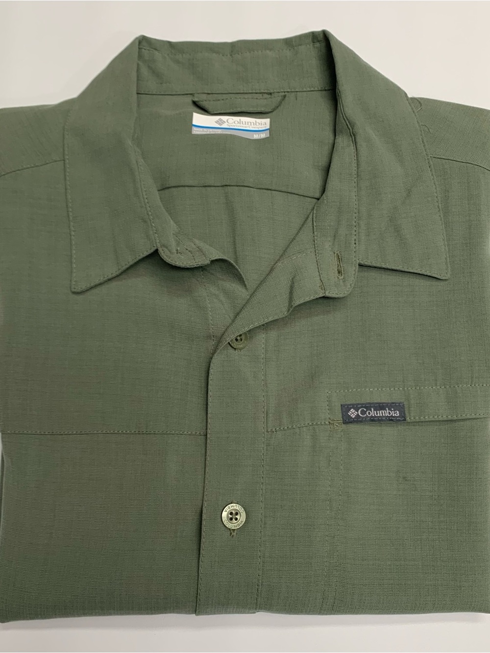 Columbia Men's Olive Green Short-Sleeve Button-Up Shirt